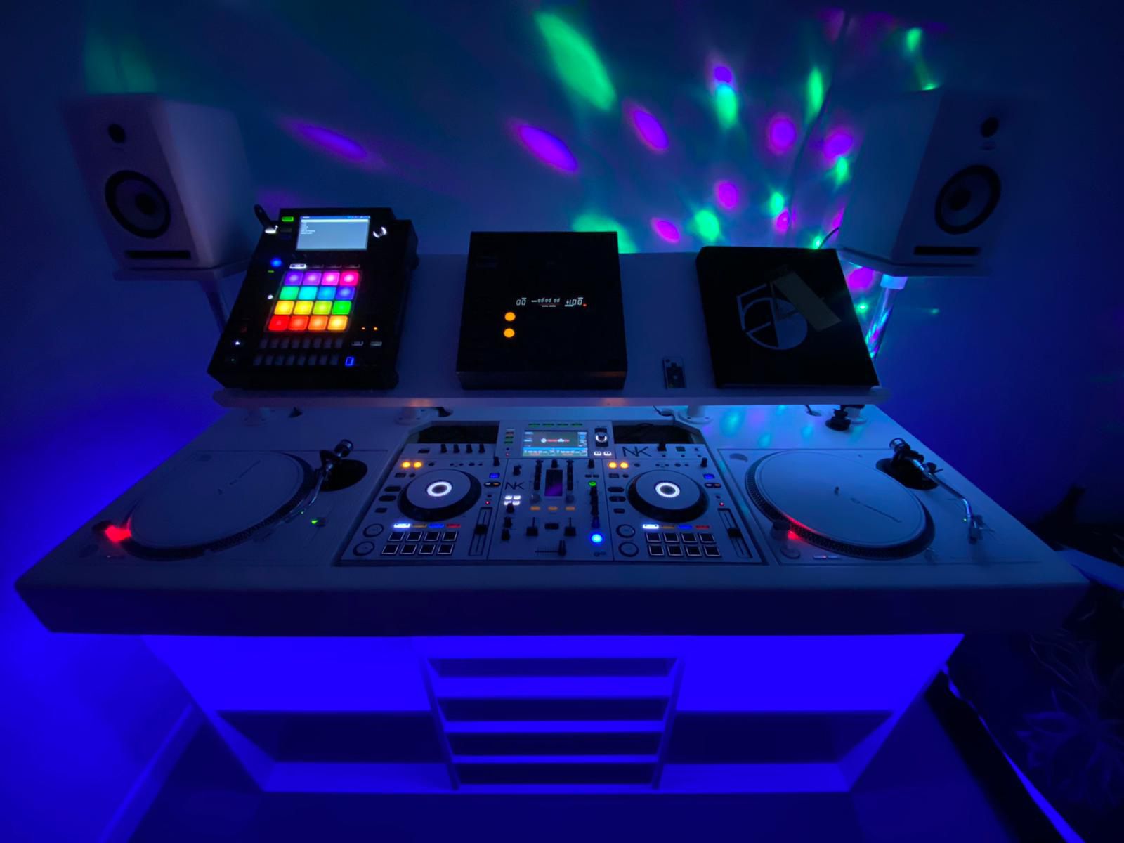 CosmoPOD Home Studio - Image 11